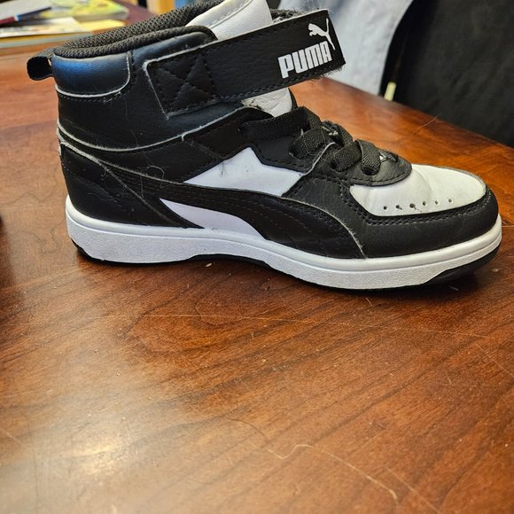 Puma shoes - Picture 3 of 3